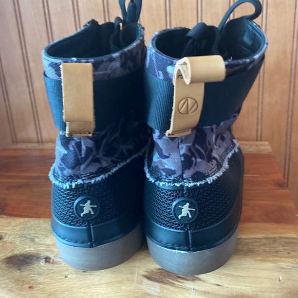 Clarks STAR WARS novelty print nature boots limited edition 9 combat Comic-Con - Picture 6 of 12